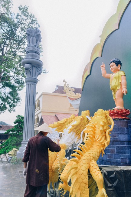 Preparing for decoration the Great Ceremony of Buddha's Birthday 2023 (part 2)