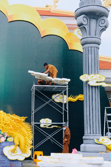 Preparing for decoration the Great Ceremony of Buddha's Birthday 2023 (part 2)