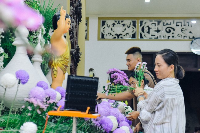 Preparing for decoration the Great Ceremony of Buddha's Birthday 2023 (part 2)