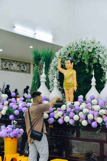 Preparing for decoration the Great Ceremony of Buddha's Birthday 2023 (part 2)