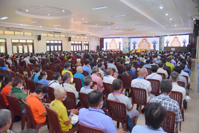 Gratitude ceremony and gift giving for the Blind Association of Charity Board