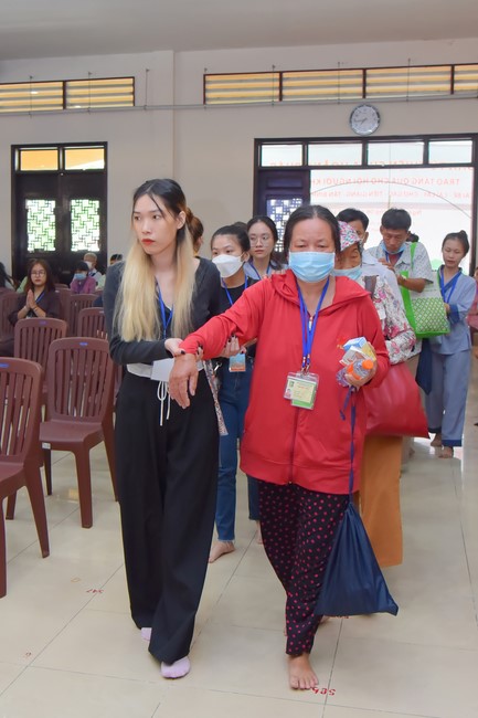 Gratitude ceremony and gift giving for the Blind Association of Charity Board