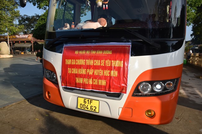 Gratitude ceremony and gift giving for the Blind Association of Charity Board