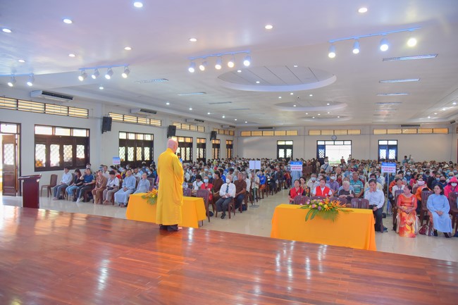 Gratitude ceremony and gift giving for the Blind Association of Charity Board