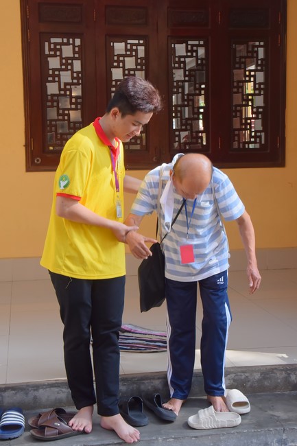 Gratitude ceremony and gift giving for the Blind Association of Charity Board