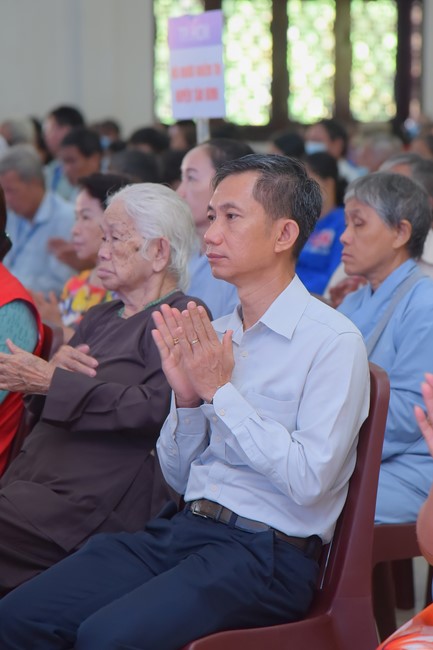 Gratitude ceremony and gift giving for the Blind Association of Charity Board