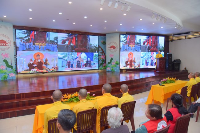 Gratitude ceremony and gift giving for the Blind Association of Charity Board