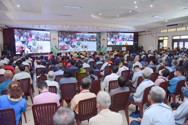 Gratitude ceremony and gift giving for the Blind Association of Charity Board