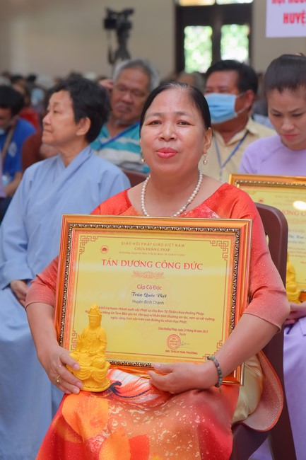 Gratitude ceremony and gift giving for the Blind Association of Charity Board