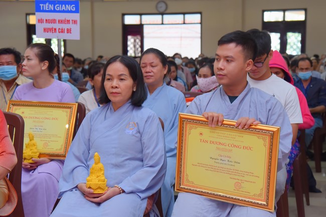 Gratitude ceremony and gift giving for the Blind Association of Charity Board