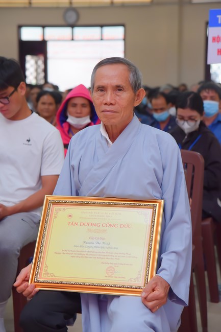 Gratitude ceremony and gift giving for the Blind Association of Charity Board