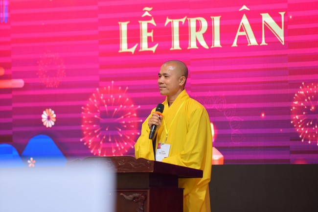 Gratitude ceremony and gift giving for the Blind Association of Charity Board