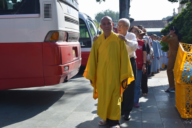 Gratitude ceremony and gift giving for the Blind Association of Charity Board