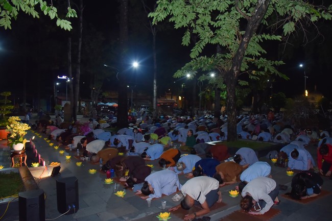 Repentant ceremony for the names of Bodhisattva Avalokitesvara