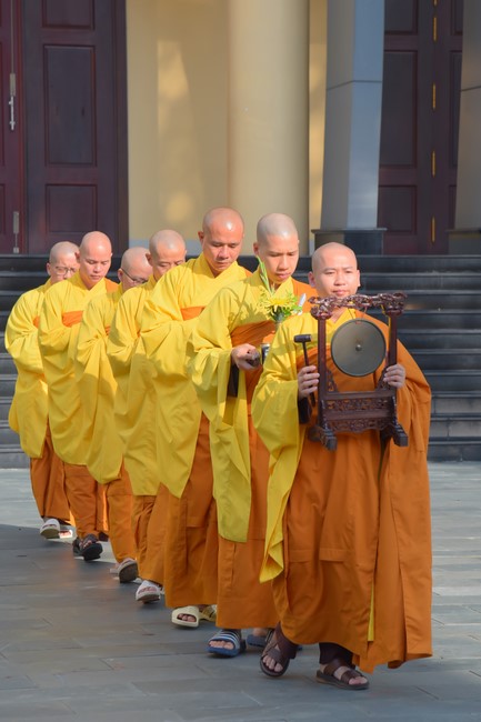 Nhan Van School students praying for University Examination 2023