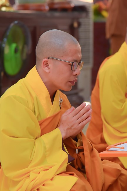 Nhan Van School students praying for University Examination 2023