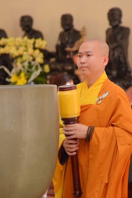 Nhan Van School students praying for University Examination 2023