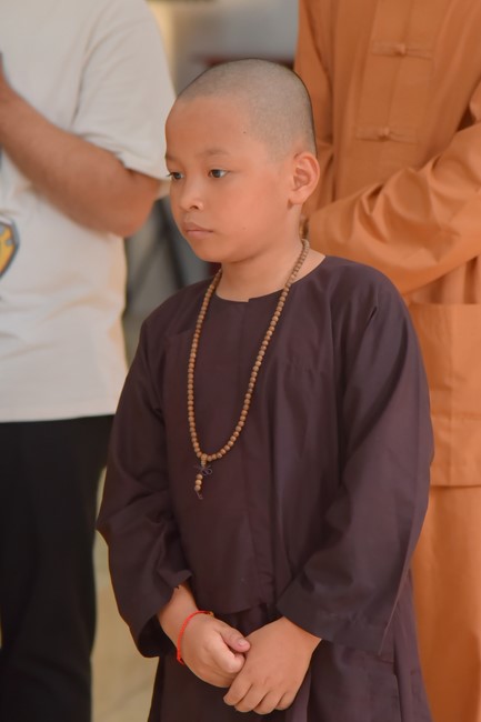 Nhan Van School students praying for University Examination 2023