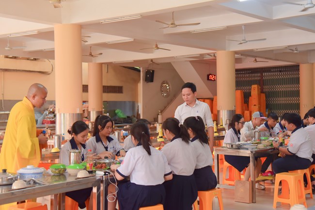Nhan Van School students praying for University Examination 2023