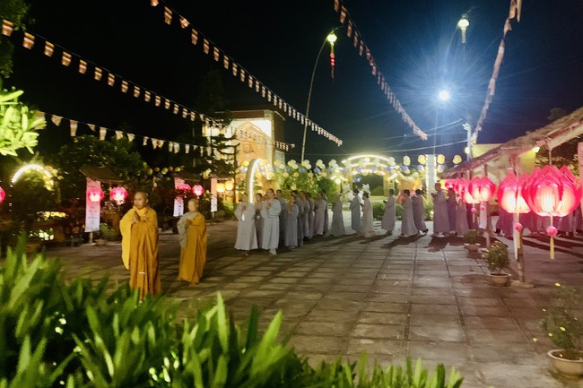 Chùa Đống Cao – Thanh Hóa: Lễ Sám hối và Tắm Phật