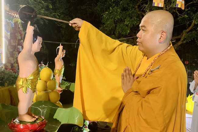 Chùa Đống Cao – Thanh Hóa: Lễ Sám hối và Tắm Phật