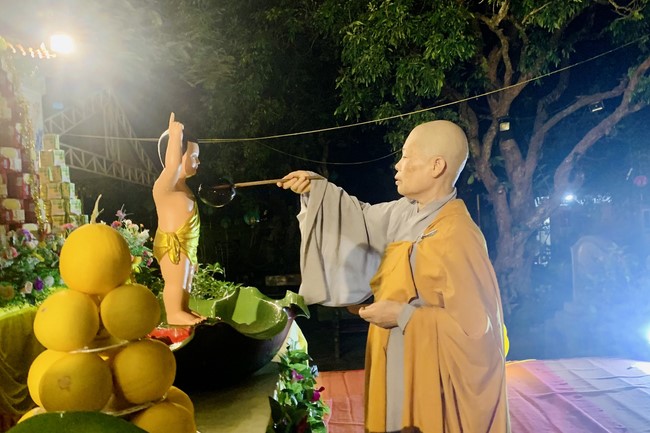 Chùa Đống Cao – Thanh Hóa: Lễ Sám hối và Tắm Phật