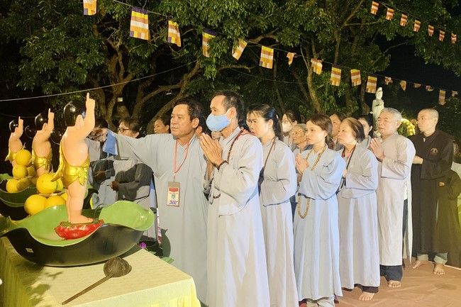 Chùa Đống Cao – Thanh Hóa: Lễ Sám hối và Tắm Phật