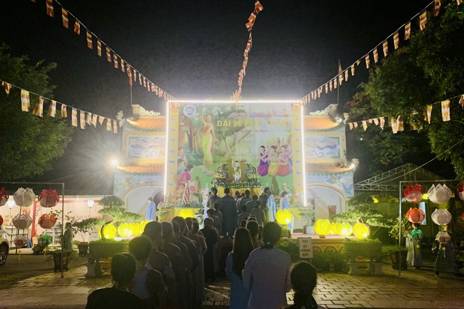 Chùa Đống Cao – Thanh Hóa: Lễ Sám hối và Tắm Phật