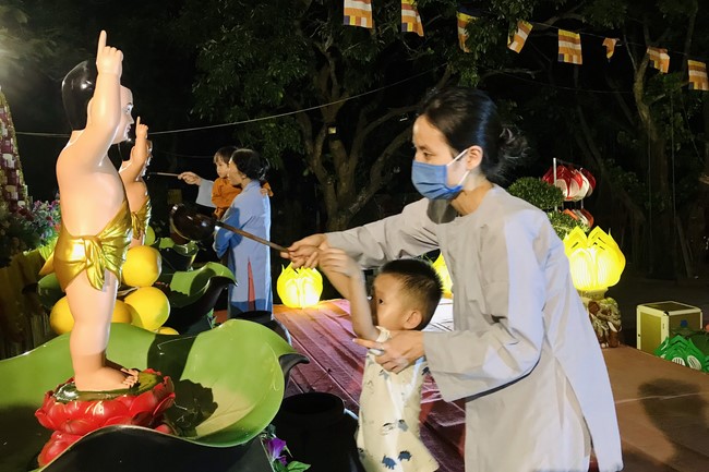 Chùa Đống Cao – Thanh Hóa: Lễ Sám hối và Tắm Phật