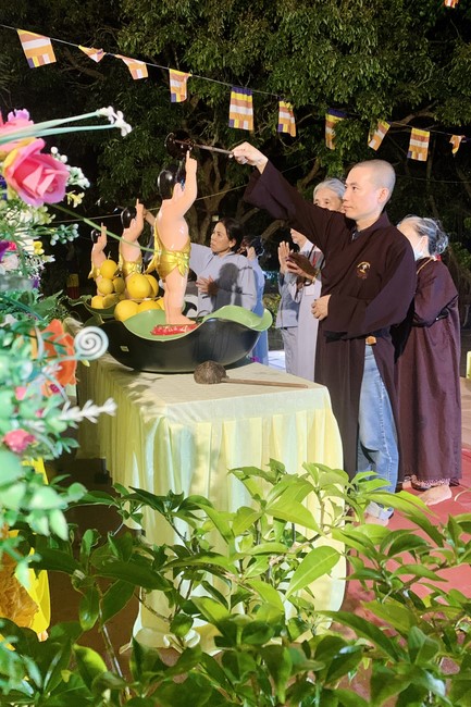 Chùa Đống Cao – Thanh Hóa: Lễ Sám hối và Tắm Phật