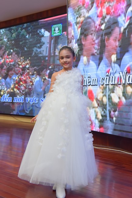 Performances on International Children's Day