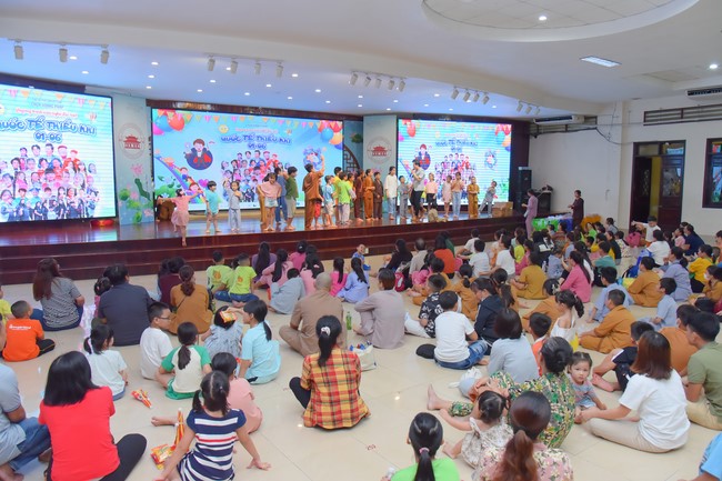 Performances on International Children's Day