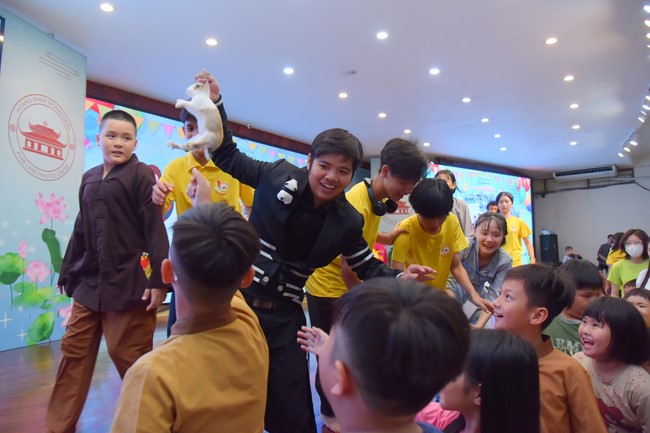 Performances on International Children's Day