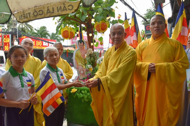 Recognition Award for Vesak Decoration at Buddhists’ residences