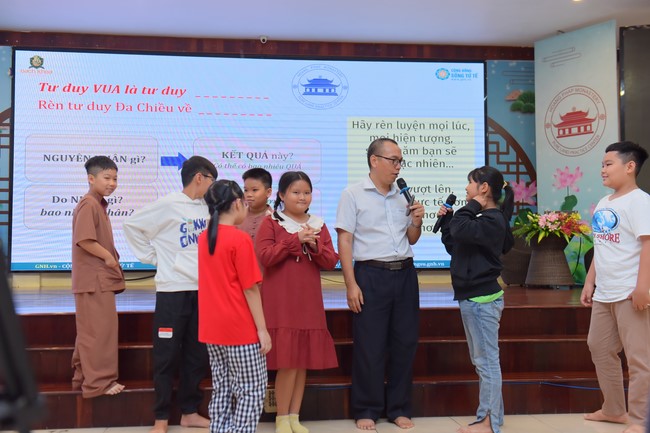 Training class for children's educational skills and cognitive orientation for parents