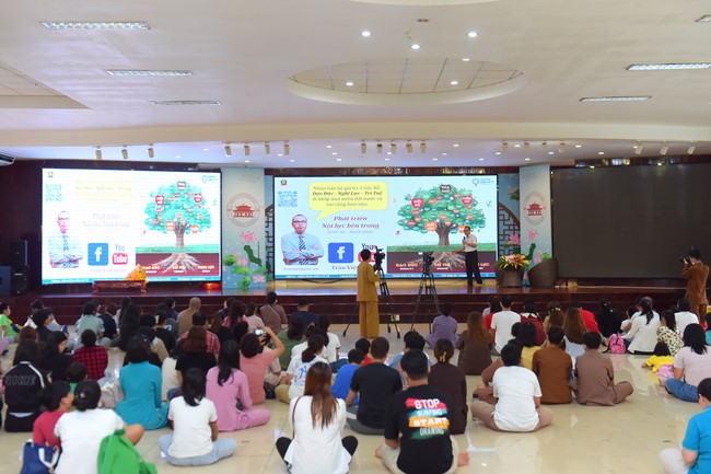 Training class for children's educational skills and cognitive orientation for parents