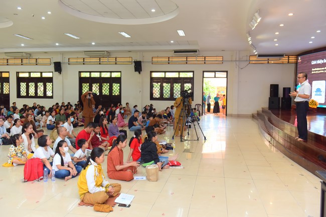 Training class for children's educational skills and cognitive orientation for parents