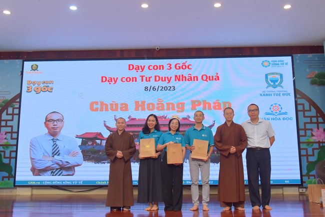 Training class for children's educational skills and cognitive orientation for parents