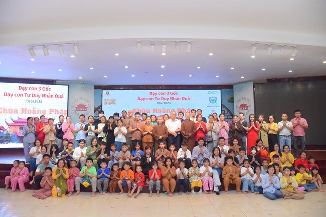 Training class for children's educational skills and cognitive orientation for parents