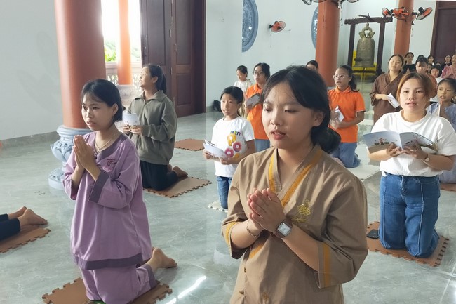 One-day Retreat for Teenager at Dang Phap Pagoda, Binh Phuoc