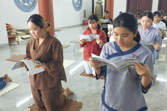 One-day Retreat for Teenager at Dang Phap Pagoda, Binh Phuoc