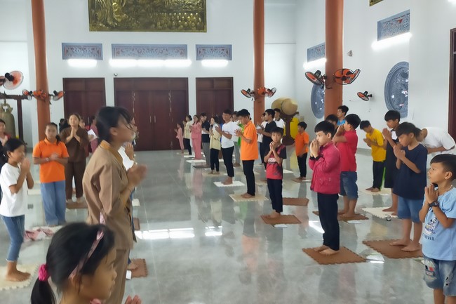 One-day Retreat for Teenager at Dang Phap Pagoda, Binh Phuoc