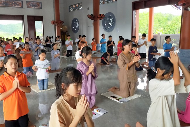 One-day Retreat for Teenager at Dang Phap Pagoda, Binh Phuoc