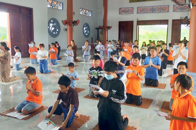 One-day Retreat for Teenager at Dang Phap Pagoda, Binh Phuoc