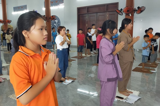 One-day Retreat for Teenager at Dang Phap Pagoda, Binh Phuoc
