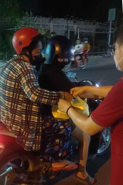 Giving box-lunch portions on occasion the Summer Retreat 2023