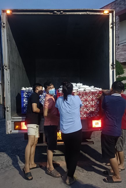 Giving box-lunch portions on occasion the Summer Retreat 2023