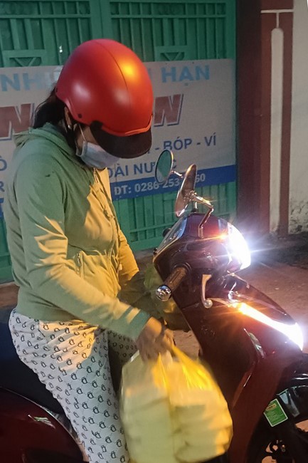 Giving box-lunch portions on occasion the Summer Retreat 2023