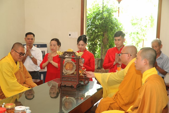 The Wedding Ceremony at Giai Lam pagoda, Ha Tinh