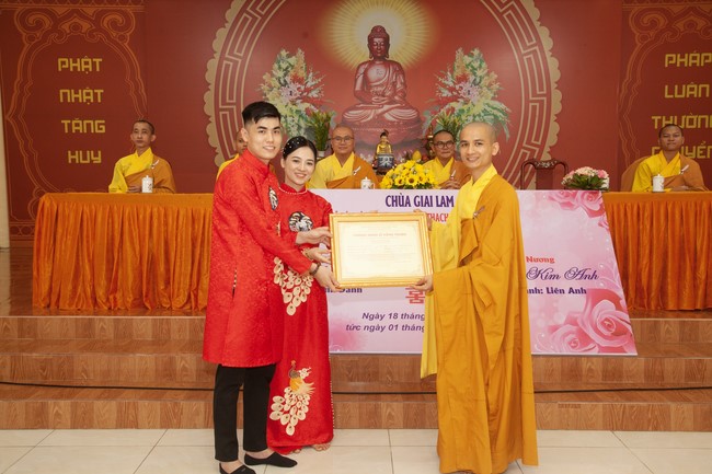 The Wedding Ceremony at Giai Lam pagoda, Ha Tinh